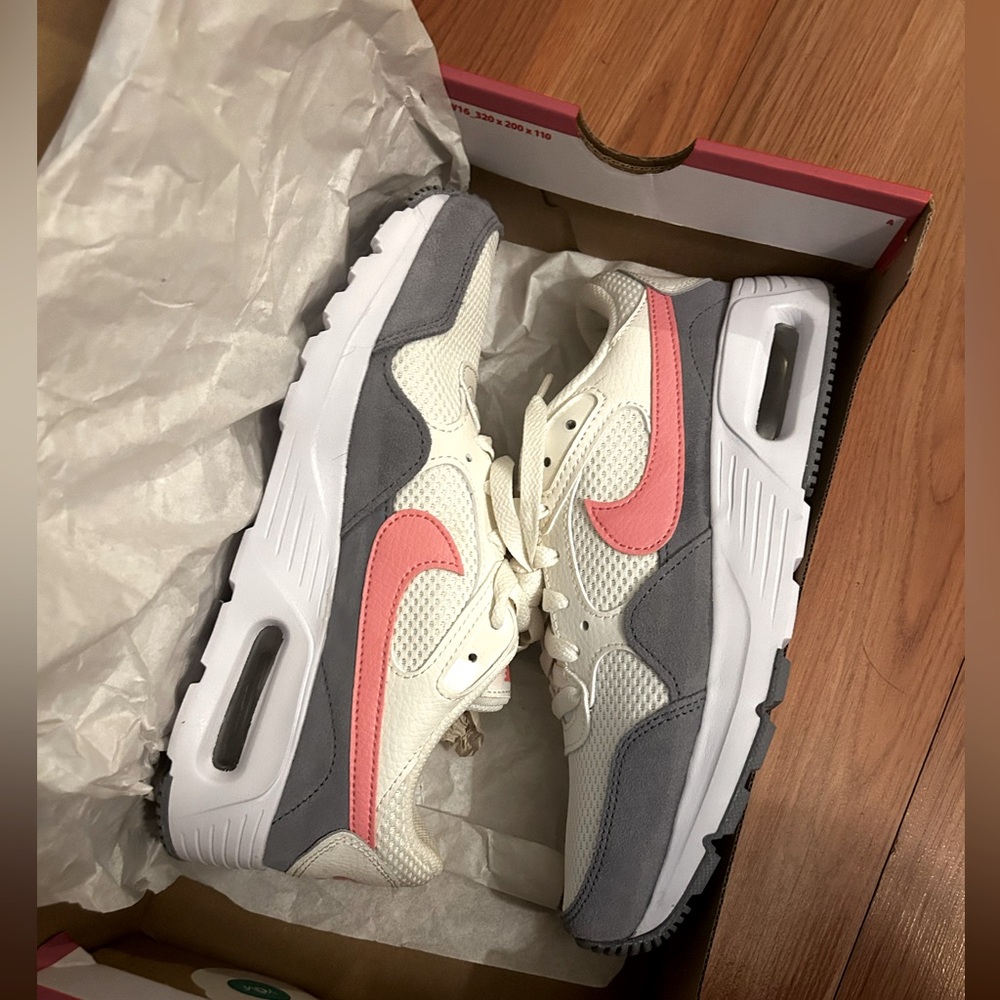 Women’s Nike Air Max SC.